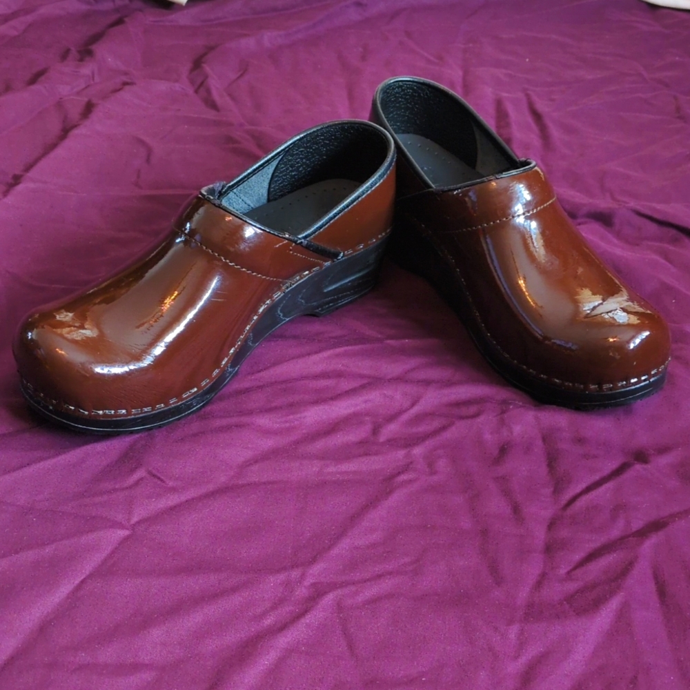 Sanita Women's Clogs 37 (6 US) Brown